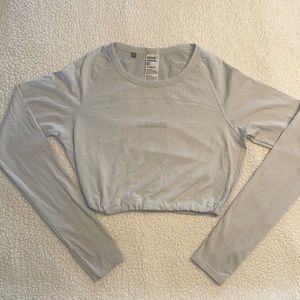 GYM SHARK LIGHTWEIGHT SEAMLESS LONGSLEEVE CROP TOP